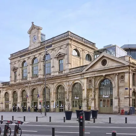 Atypical Triplex Near Grand Place With Terrace ليل